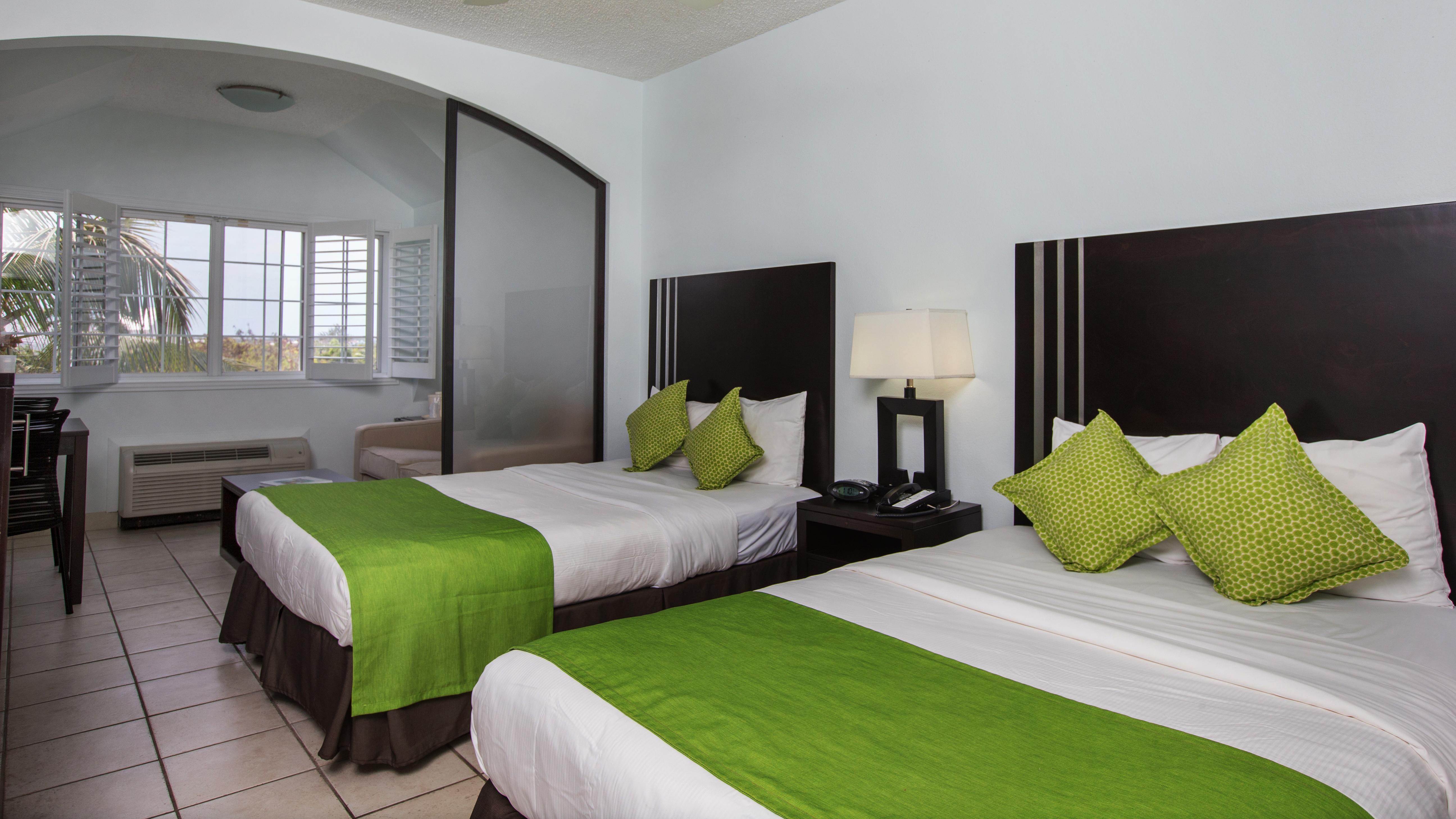 Ports Of Call Resort Грейс Бей Екстериор снимка