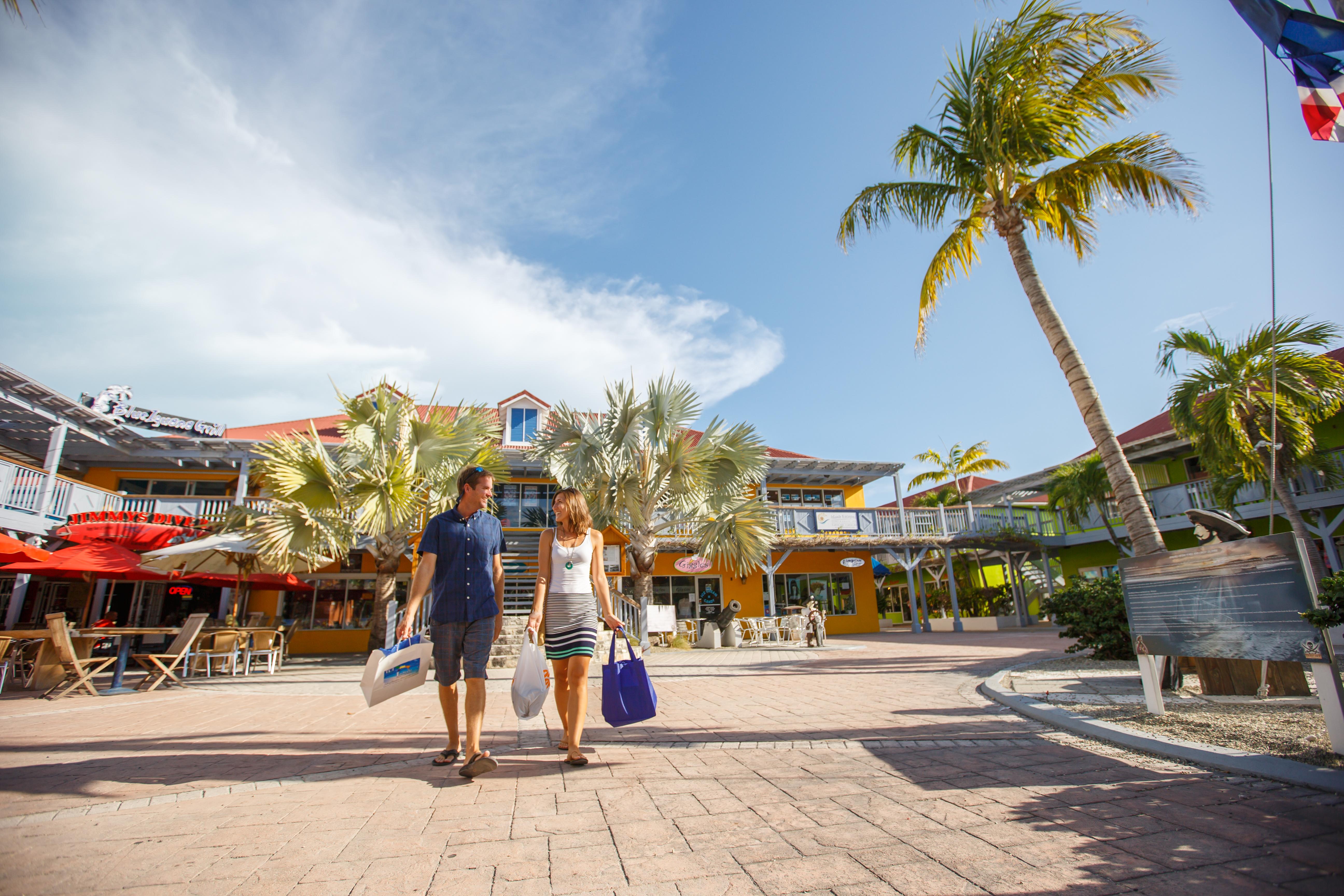 Ports Of Call Resort Грейс Бей Екстериор снимка