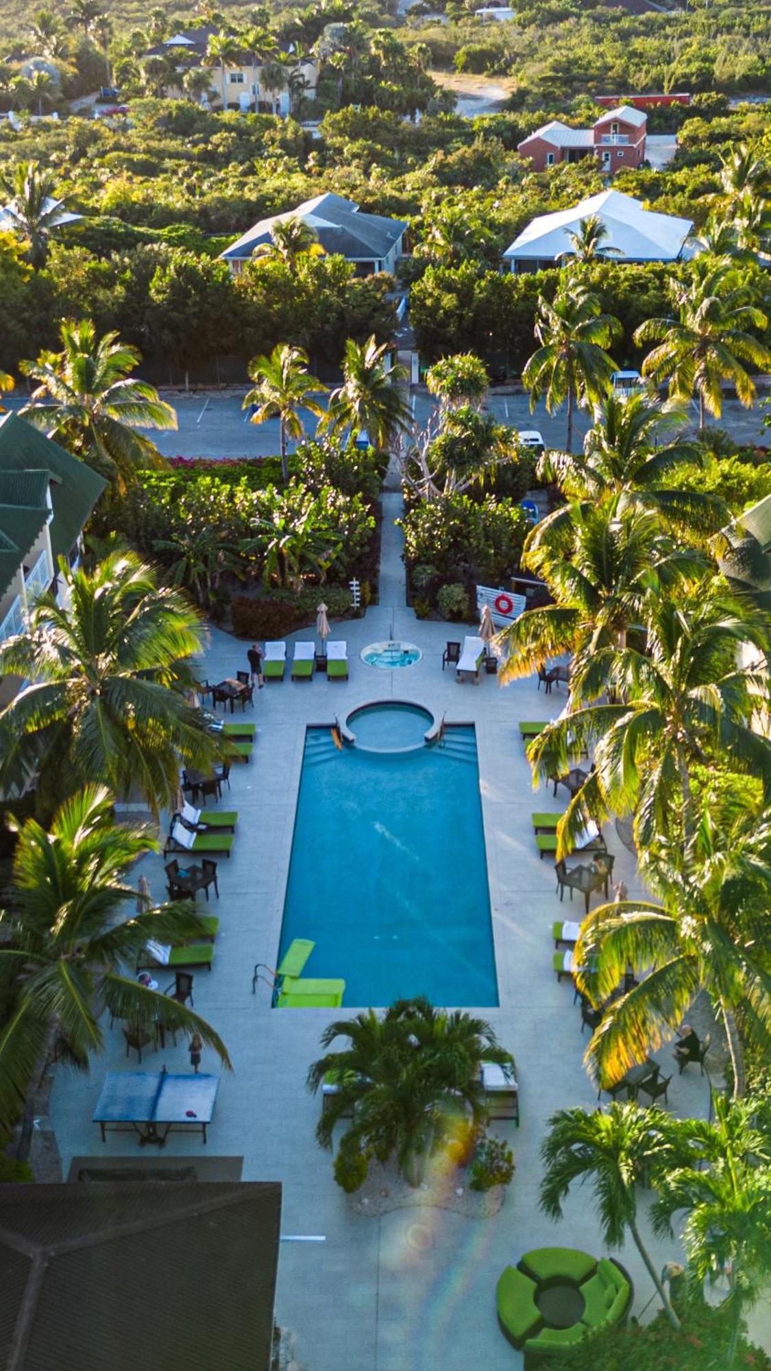 Ports Of Call Resort Грейс Бей Екстериор снимка